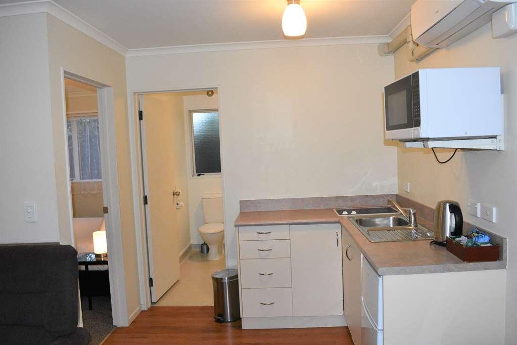 Bks Pioneer Motel Auckland Bagian luar foto