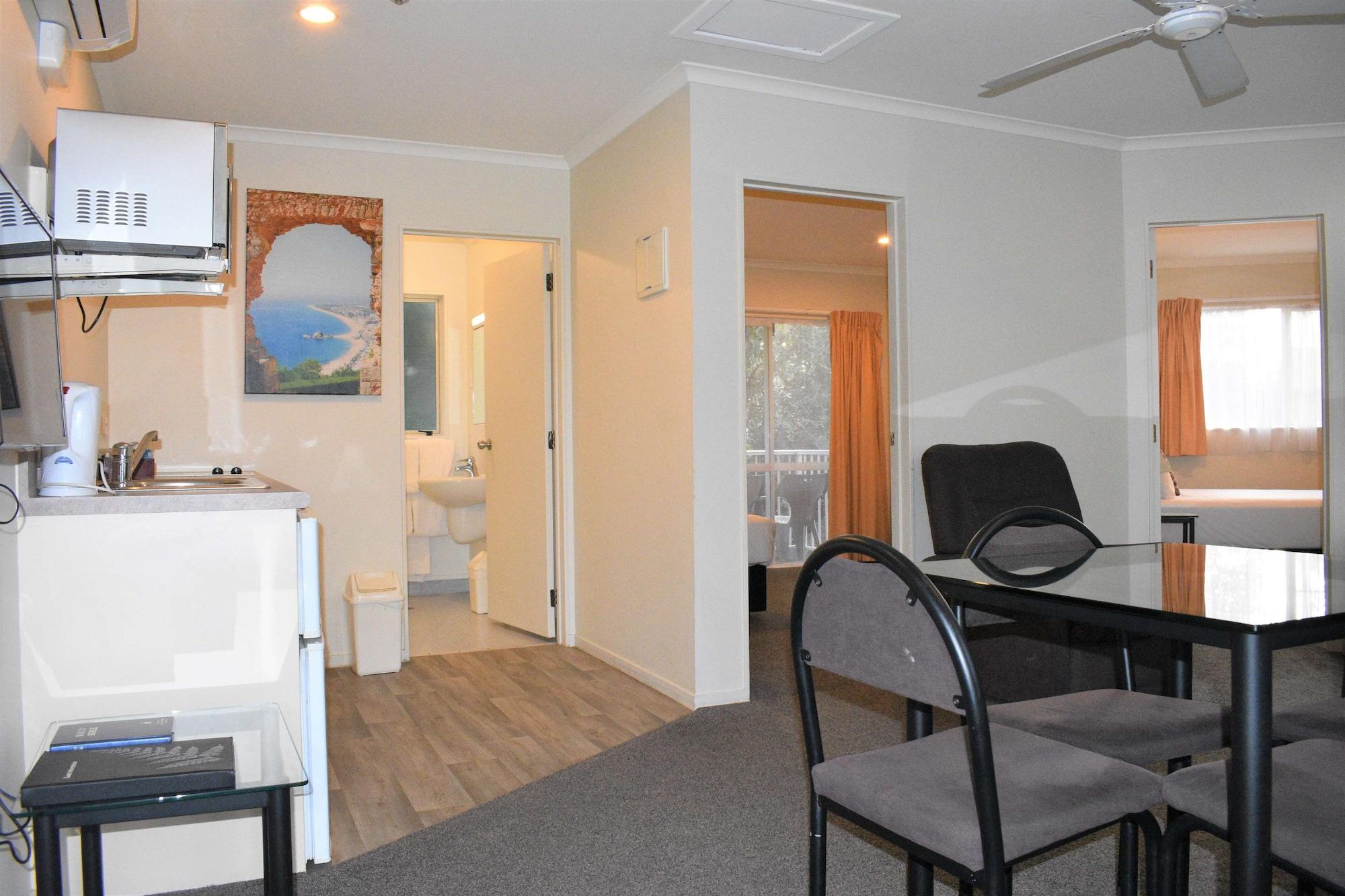 Bks Pioneer Motel Auckland Bagian luar foto